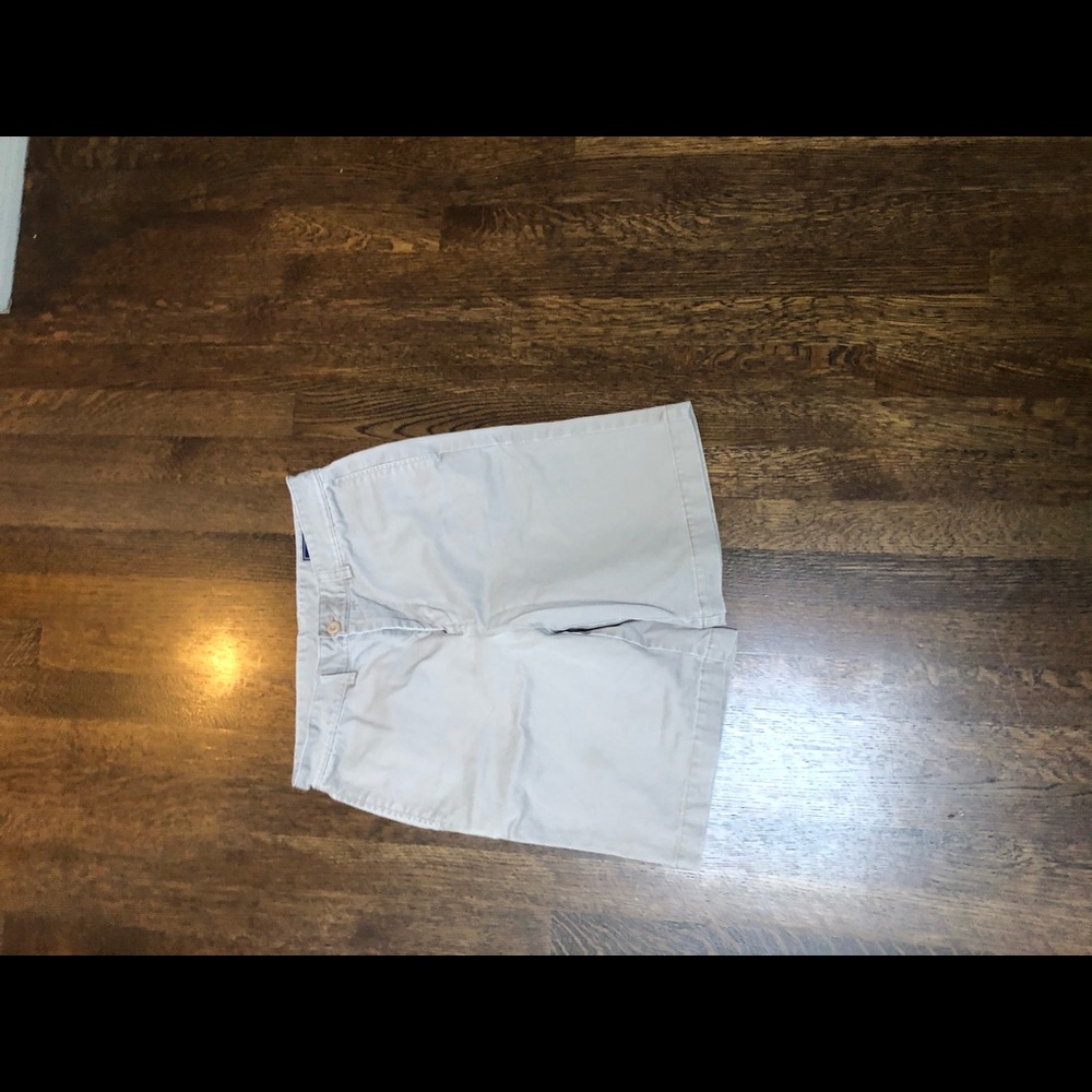Vineyard vines khaki shorts